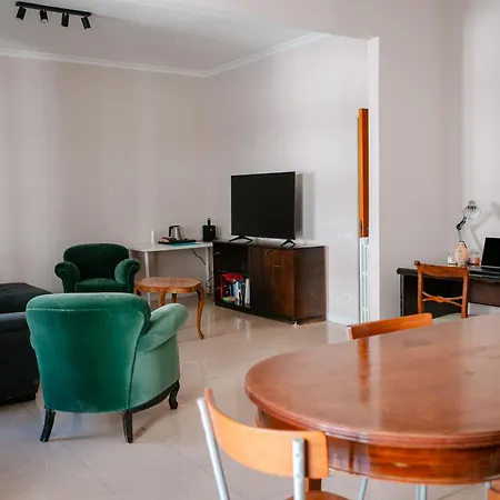 By The Sea Apartment *